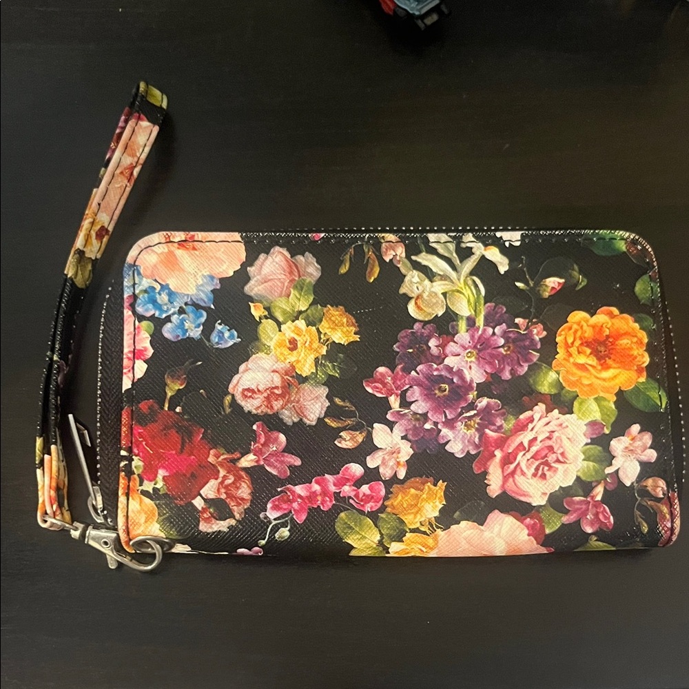 EUC | Floral Wristlet Clutch